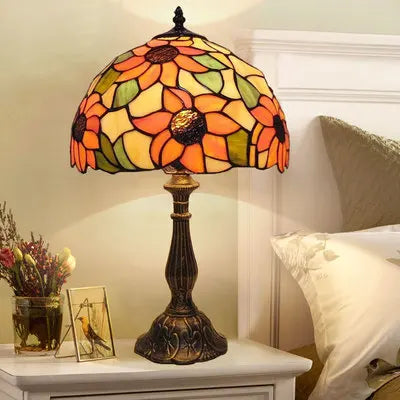 Luminara Éclat – Tiffany Bordlampe i Klassisk Håndlavet Glasdesign til Skrivebord og Stue