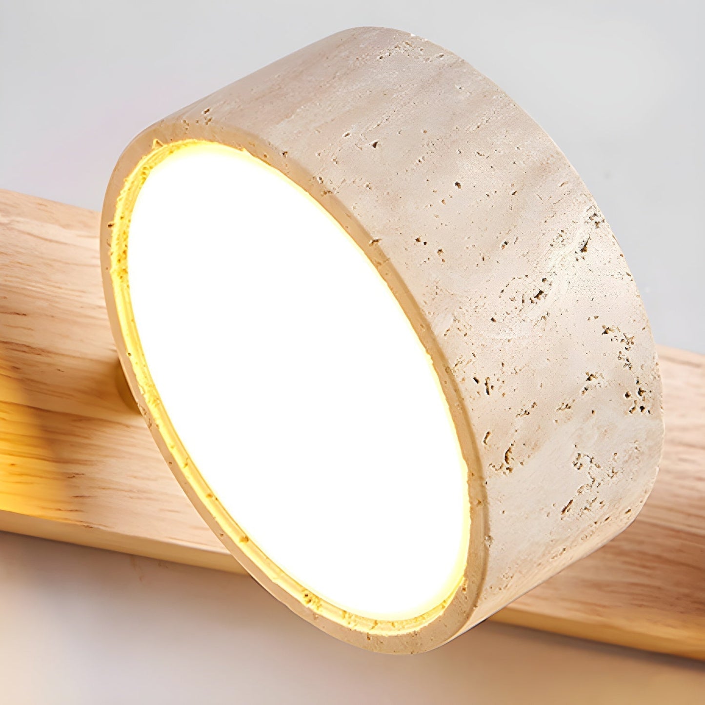 Travertine DuoGlow – Elegant Væglampe med Dobbelt Lampekonsol i Natursten til Eksklusiv Indretning