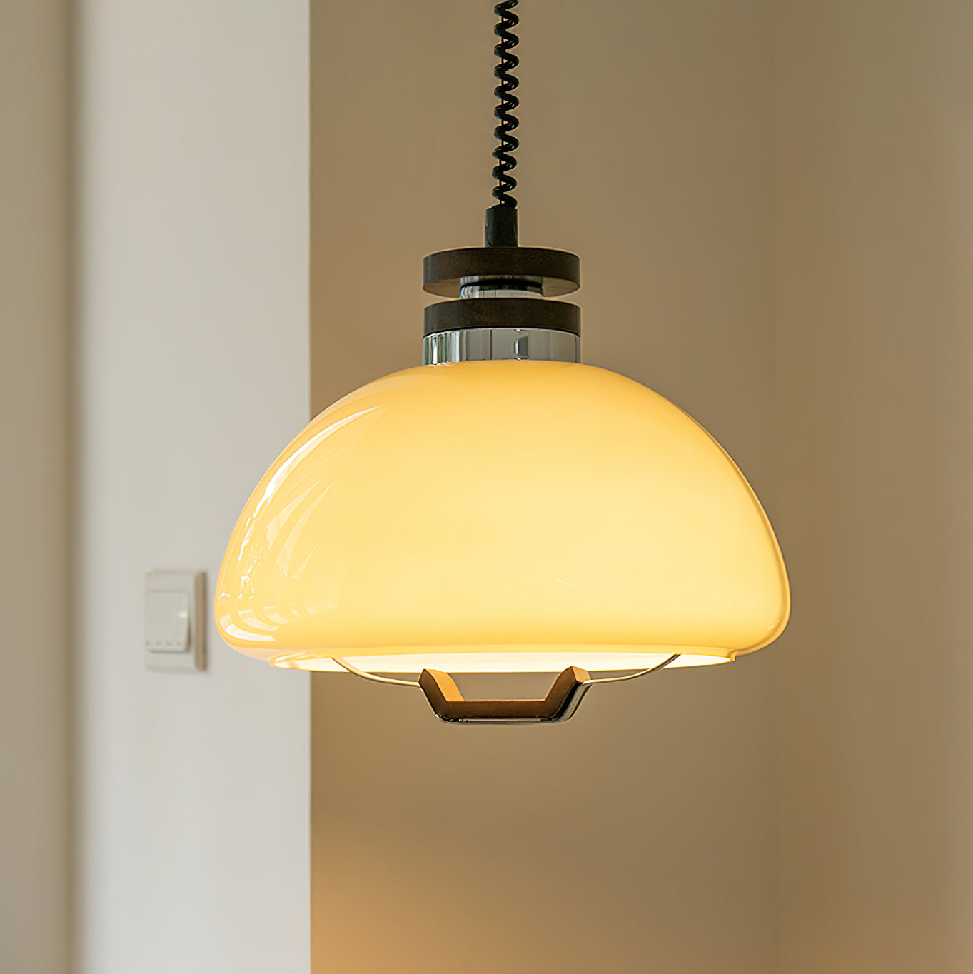 Vela Pudding – Moderne Pendellampe i Elegant Organisk Design til Spisestue og Stue