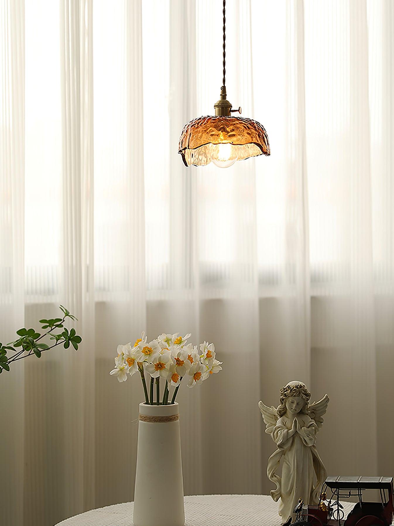 Vintage pendel i brunt glas – Elegant retro hængelampe til stue, køkken og spisestue