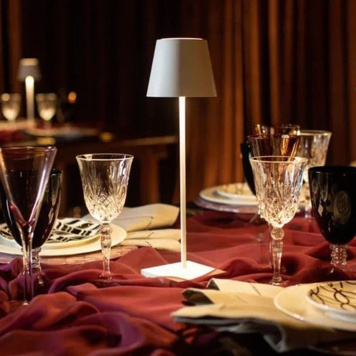 Nordiclight – Trådløs Genopladelig Bordlampe i Moderne Nordisk Design