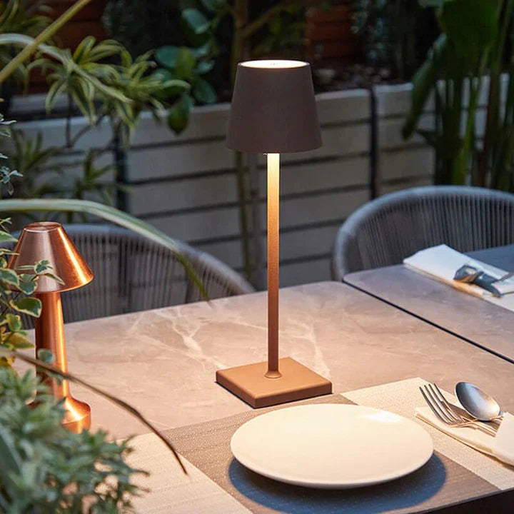 Nordiclight – Trådløs Genopladelig Bordlampe i Moderne Nordisk Design