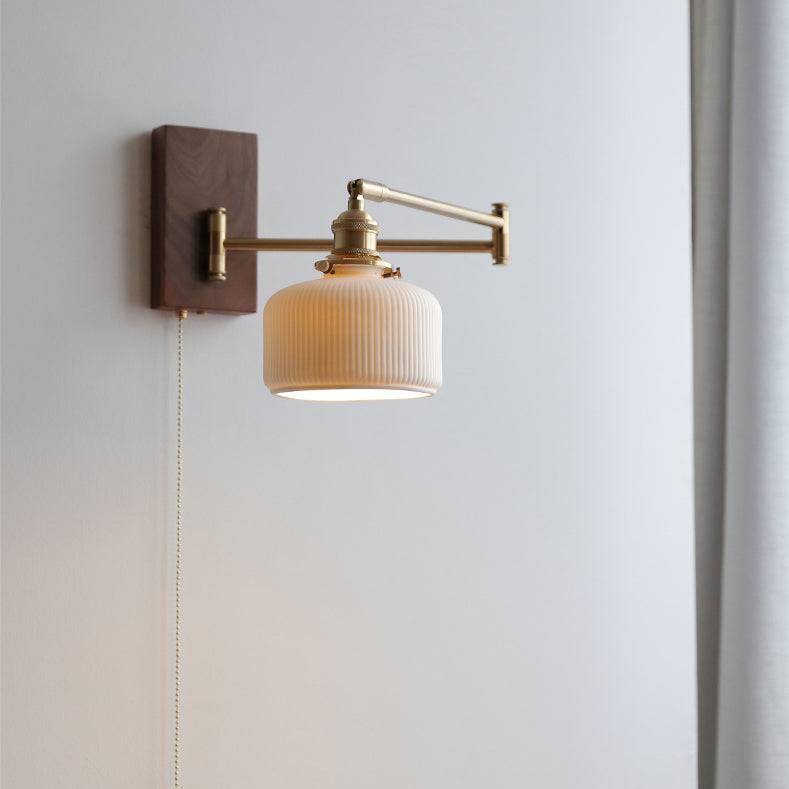 CeramiWood Glow – Væglampe i Keramik med Elegant Træplade til Moderne og Naturlig Indretning