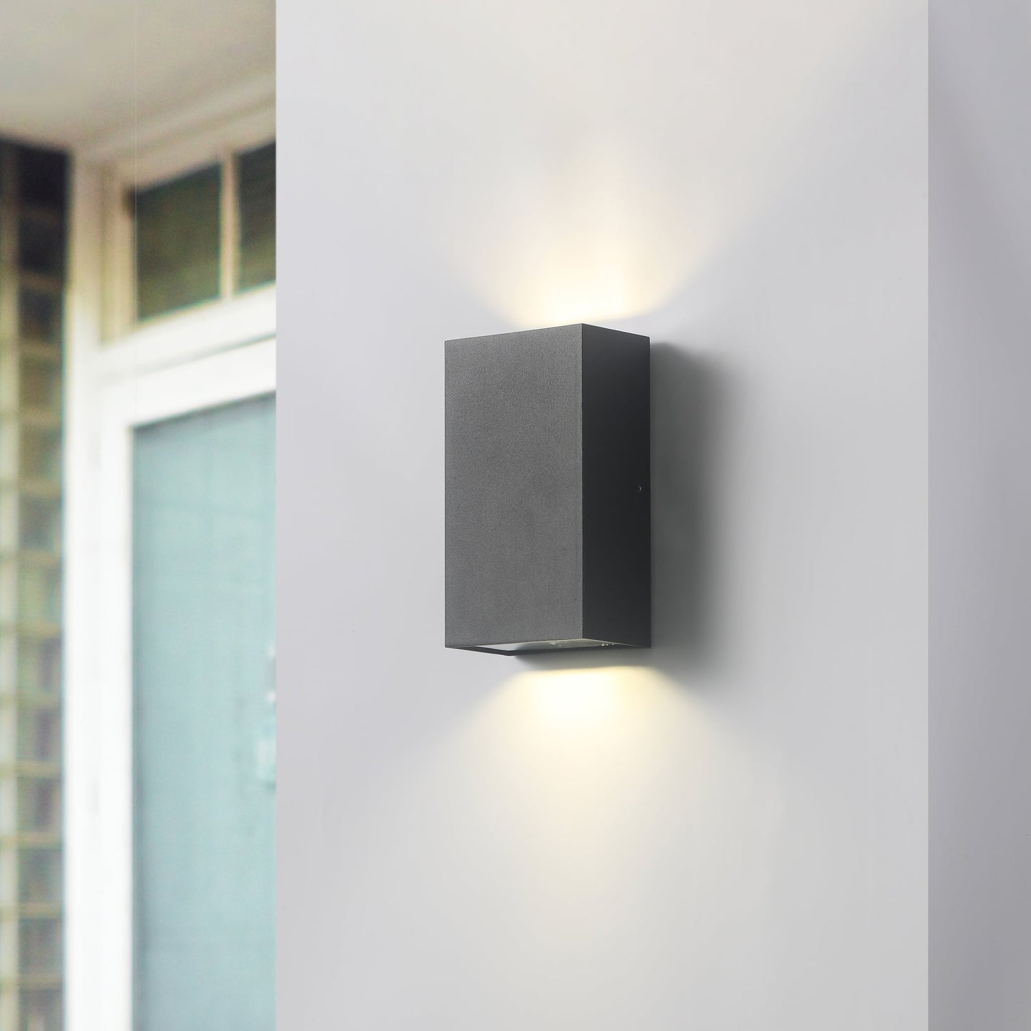 Elegant LED Væglampe H16 IP65 6W i Sort – Perfekt til udendørs belysning