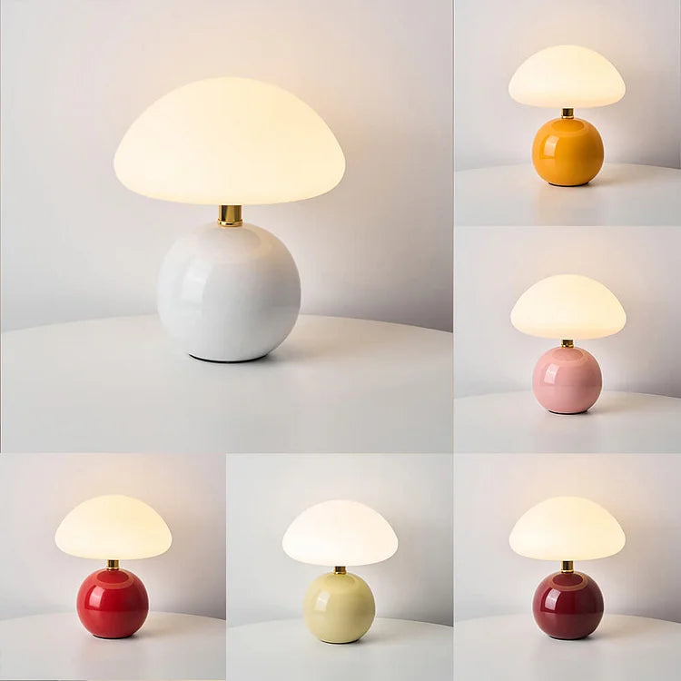 Mushroom Lumière – Fransk Bordlampe i Cremefarvet Champignon-Design til Elegant og Retro Indretning