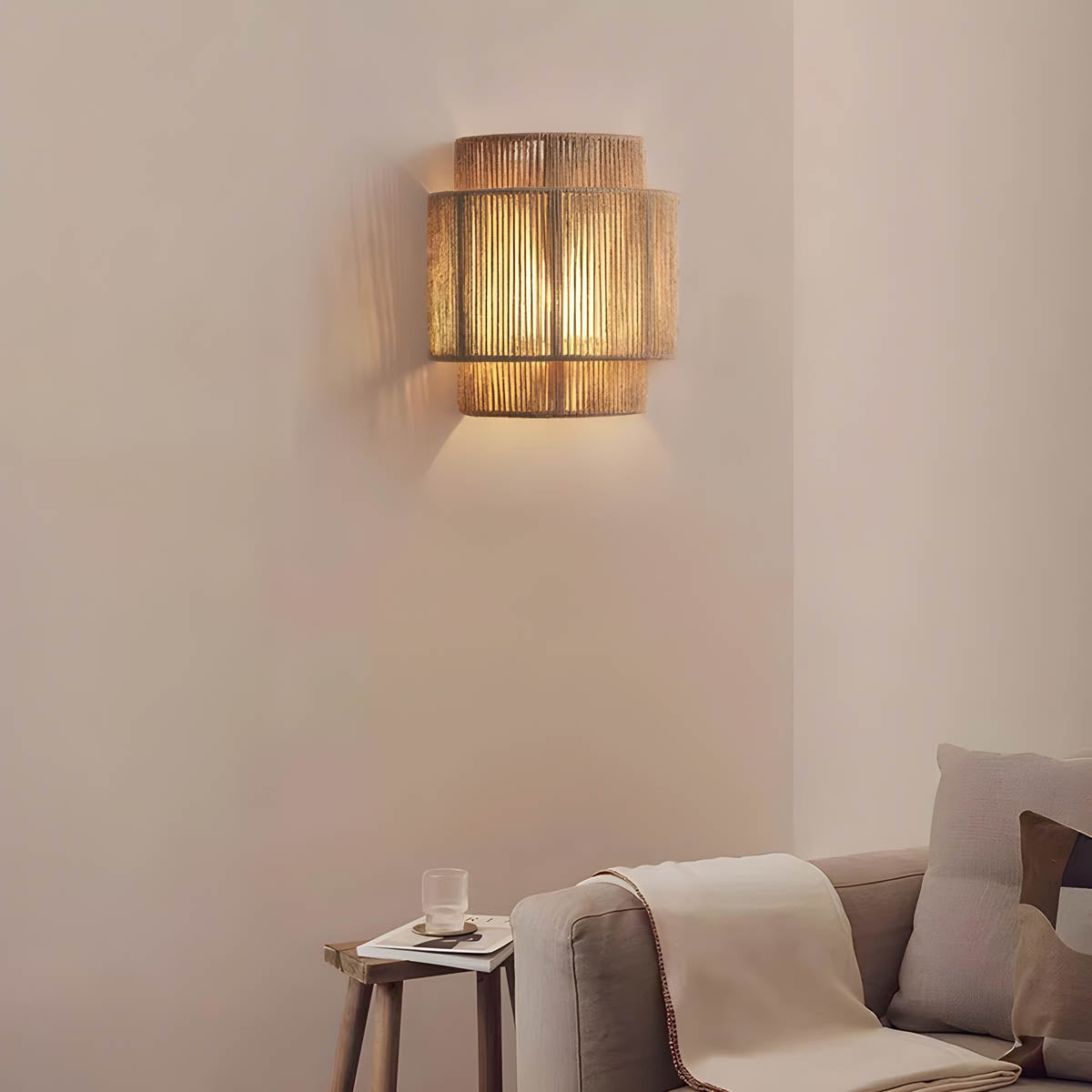 Hikari Glow – Elegant Væglampe i Moderne Japansk-Inspireret Design til Stemningsfuld Belysning