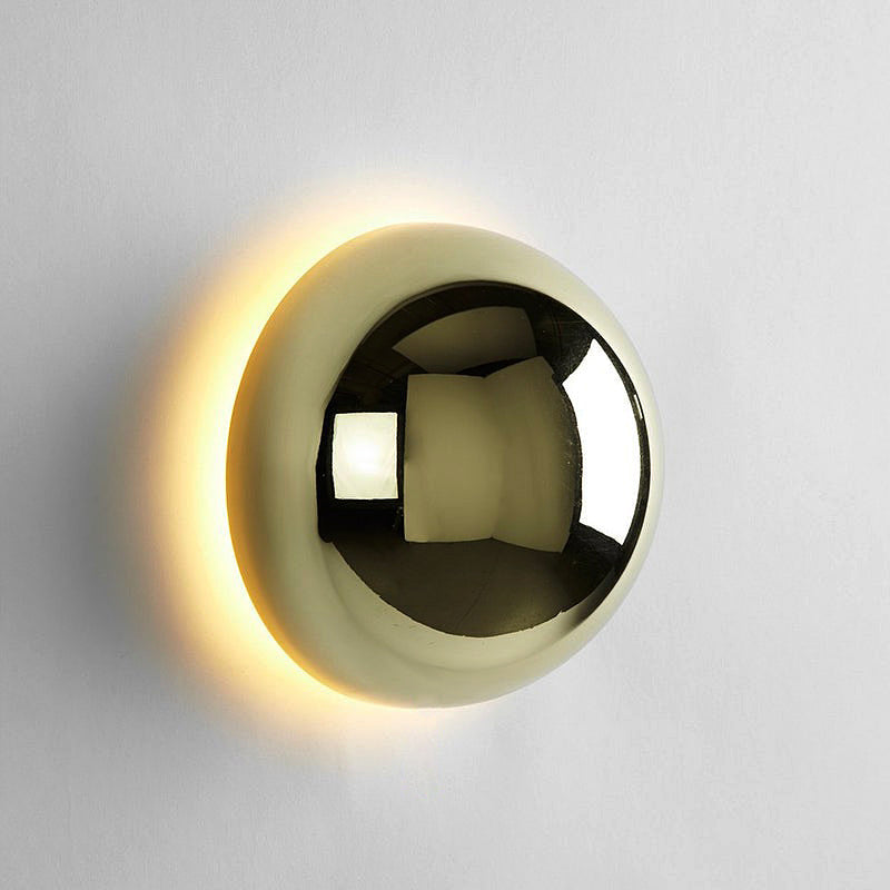 BauhausMedieval Glow – Unik Væglampe i Kombination af Bauhaus og Middelalderligt Design til Karakterfuld Indretning