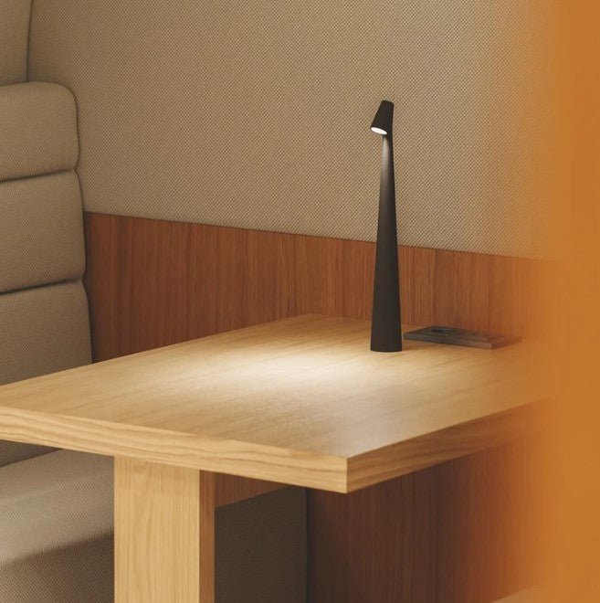 LuminaVista – Elegant Bærbar Bordlampe med Indbygget Batteri til Hygge og Fleksibel Belysning