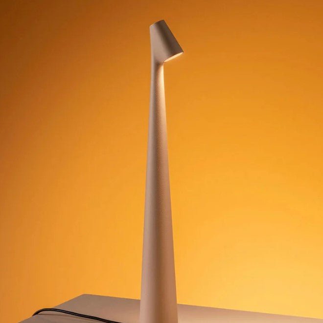 LuminaVista – Elegant Bærbar Bordlampe med Indbygget Batteri til Hygge og Fleksibel Belysning