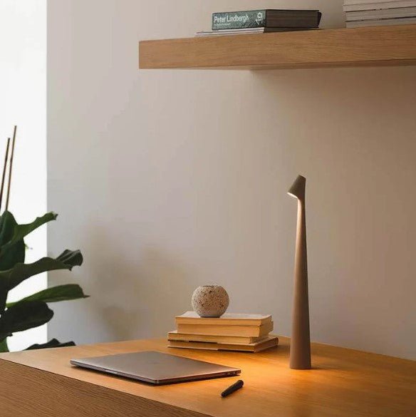 LuminaVista – Elegant Bærbar Bordlampe med Indbygget Batteri til Hygge og Fleksibel Belysning