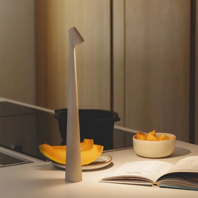 LuminaVista – Elegant Bærbar Bordlampe med Indbygget Batteri til Hygge og Fleksibel Belysning