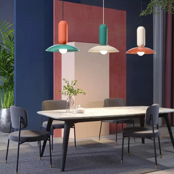 Macaron Pau – Moderne Pendellampe i Frisbee-Inspireret Design til Spisestue og Stue