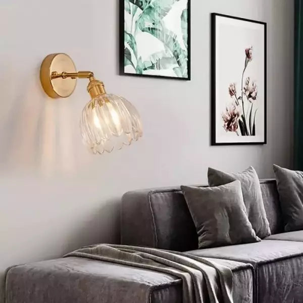 TulipGlow Retro – Væglampe i Glas med Tulipan- og Blomsterknopdesign til Klassisk Indretning