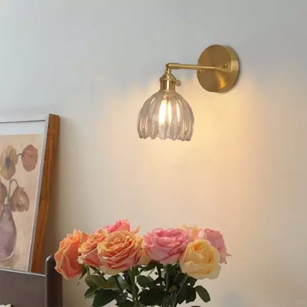 TulipGlow Retro – Væglampe i Glas med Tulipan- og Blomsterknopdesign til Klassisk Indretning