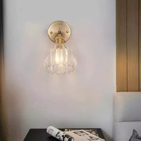 TulipGlow Retro – Væglampe i Glas med Tulipan- og Blomsterknopdesign til Klassisk Indretning