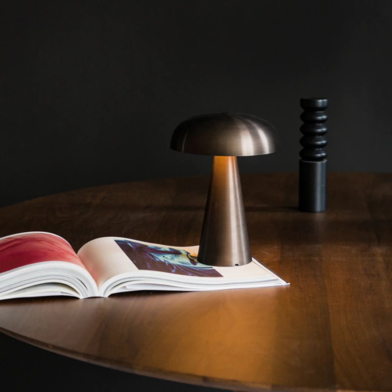 Como Glow – Elegant Bordlampe i Moderne Design til Stue, Soveværelse og Kontor
