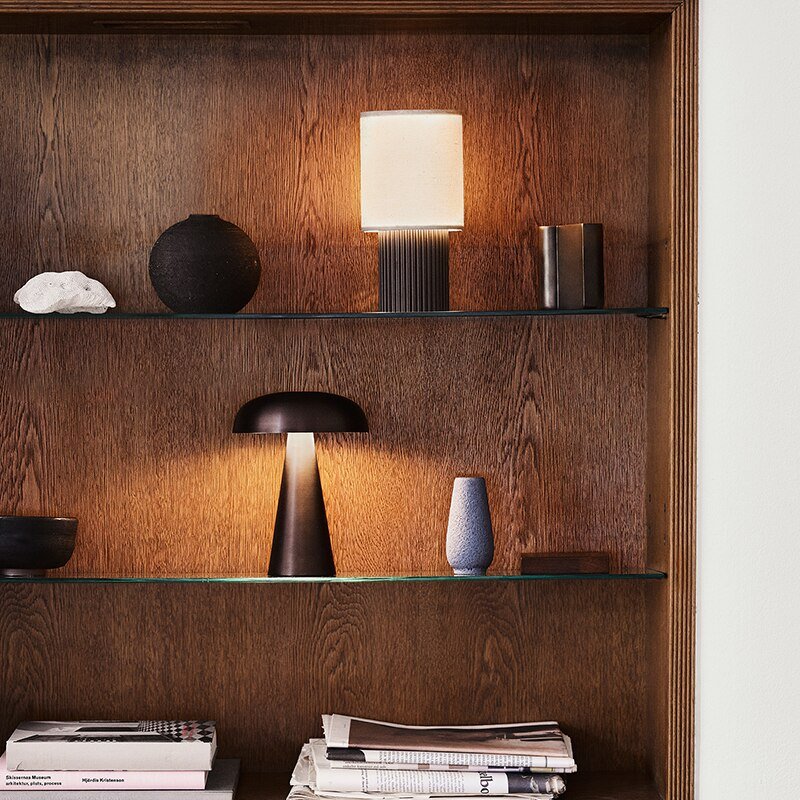 Como Glow – Elegant Bordlampe i Moderne Design til Stue, Soveværelse og Kontor