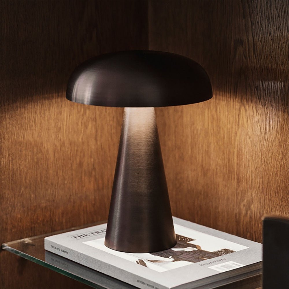 Como Glow – Elegant Bordlampe i Moderne Design til Stue, Soveværelse og Kontor