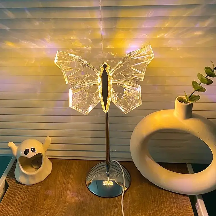 Sommerfuglekrystal bordlampe – Elegant dekorativ lampe til stue, soveværelse og kontor