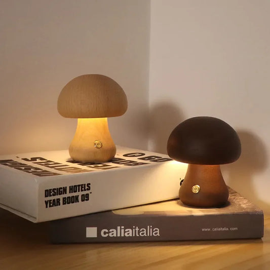 WoodShroom Light – Genopladelig Bordlampe i Træ med Dekorative Svampe til Hygge og Stemning