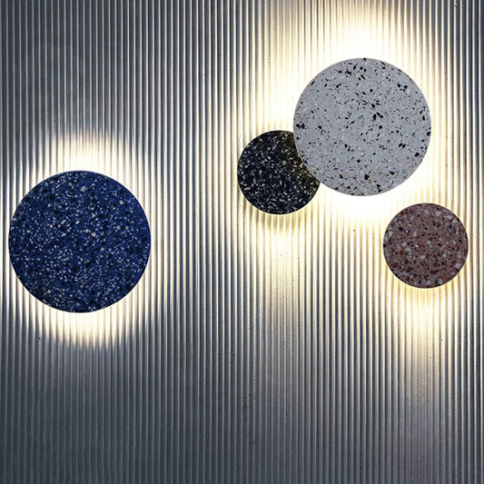 NordicTerrazzo Glow – Enkel Væglampe i Terrazzo til Stilfuld Belysning af Gang, Korridor og Trappe
