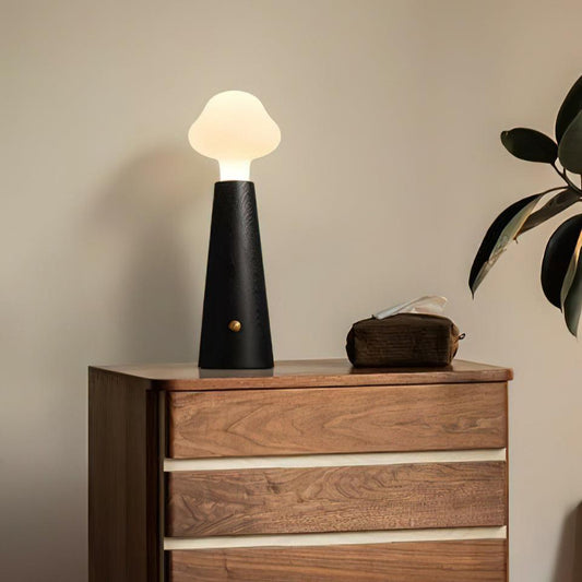 Cloudlet Glow – Blød og Elegant Bordlampe i Skyinspireret Design til Hygge og Moderne Indretning