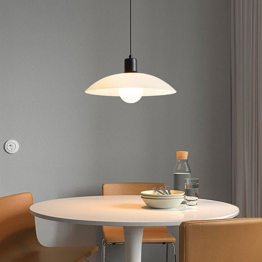 GlassWhite – Minimalistisk Pendellampe i Hvidt Panelglas til Spisestue og Stue