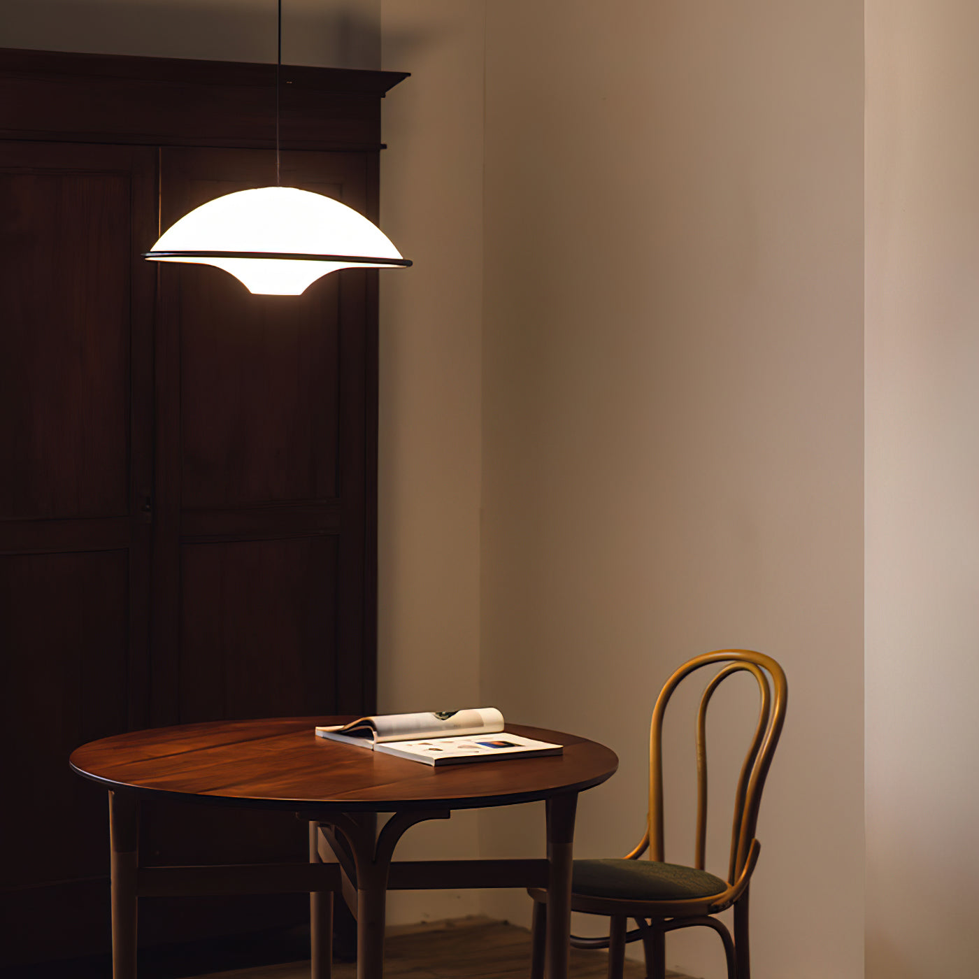 Fontana – Elegant Pendellampe i Moderne Design til Spisestue, Køkken og Stue