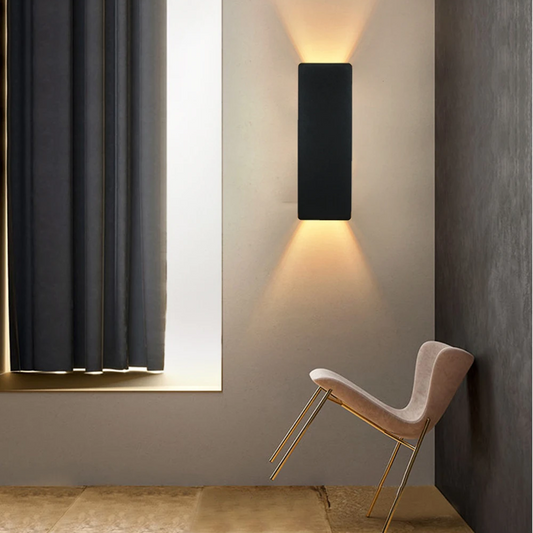 DualBeam Indoor – Elegant Væglampe med Op- og Nedlys til Moderne Indretning