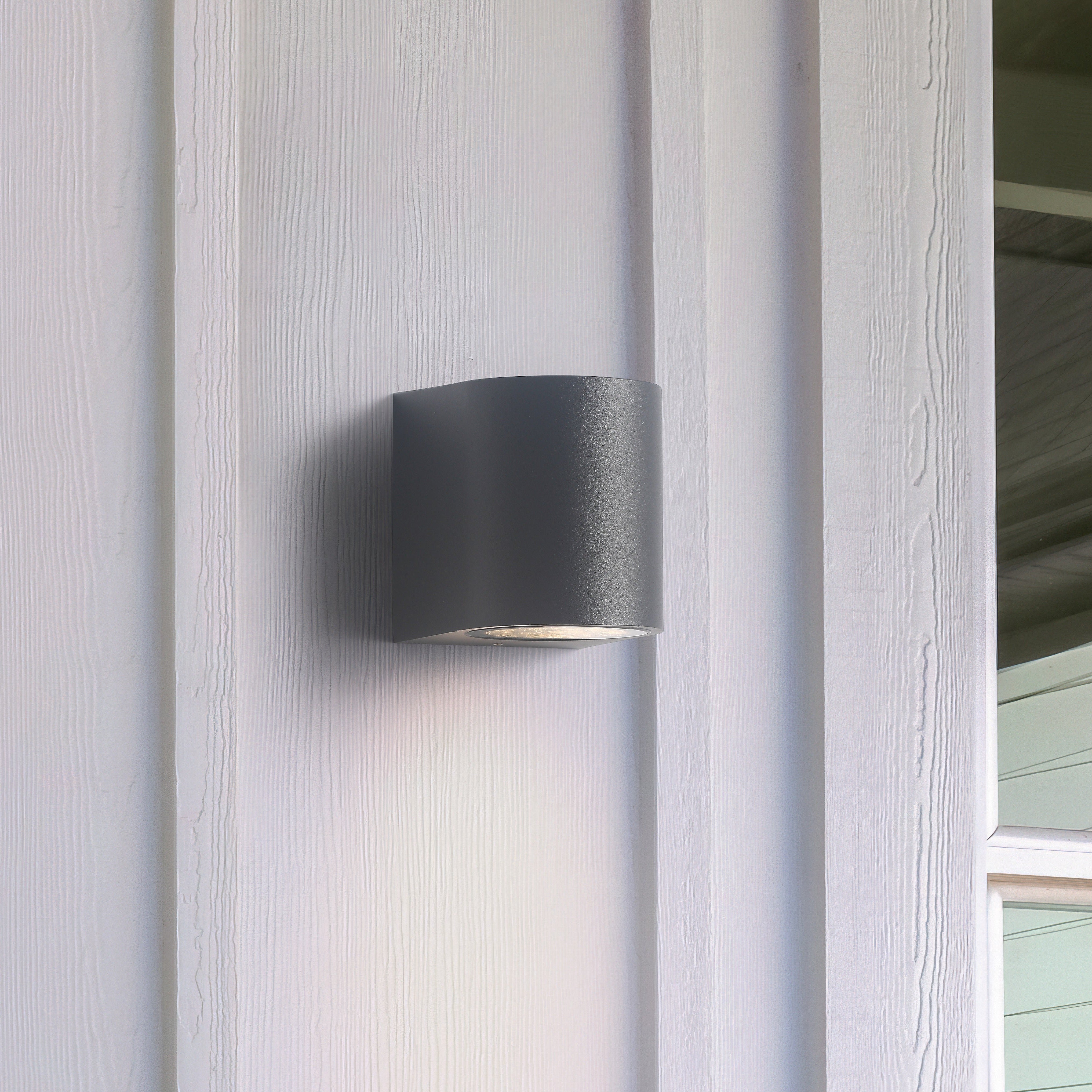 Udendørs LED Væglampe i Elegant Sort – Perfekt til Udendørsbelysning