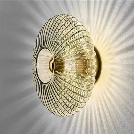 Elegance Glass - Uskøn glaskunst væglampe til elegant indendørsbelysning