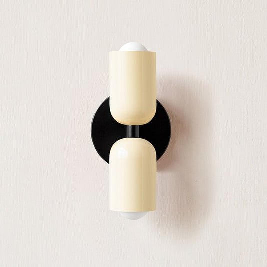 Elegant Creme LED Væglampe – Dobbelt Lys, Energiebesparende