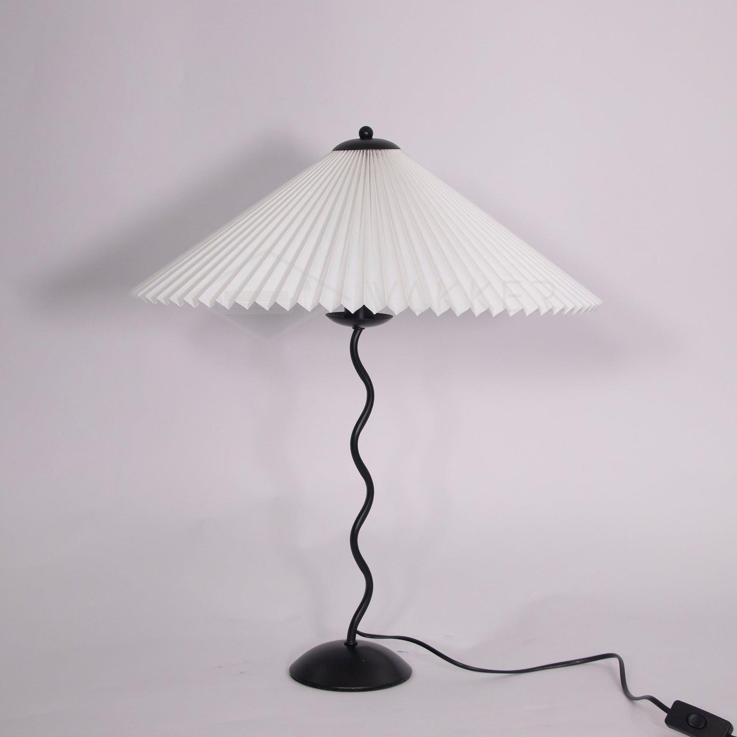 Squiggle bordlampe – Moderne stilfuld lampe til stue, soveværelse og kontor