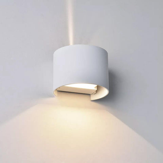 Elegant rund LED-væglampe 6W med IP65 - Perfekt til ude- og indendørs brug i hvid