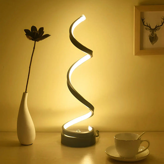 LumaSpire Lamp – Moderne Spiralformet LED Bordlampe med Øjenvendtligt Lys og Bæredygtigt Design