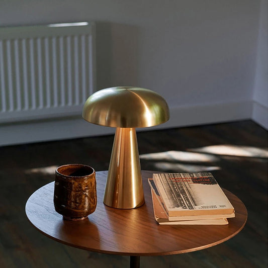 Como Glow – Elegant Bordlampe i Moderne Design til Stue, Soveværelse og Kontor
